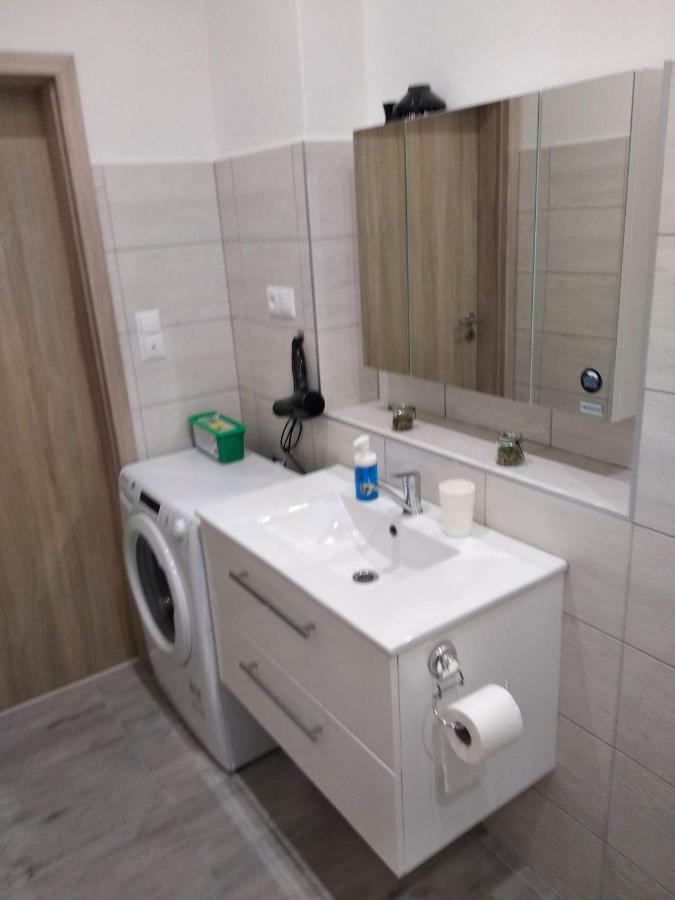 Kate & Jenny Apartments - Cosy Place In The City Center Bratislava Exterior foto