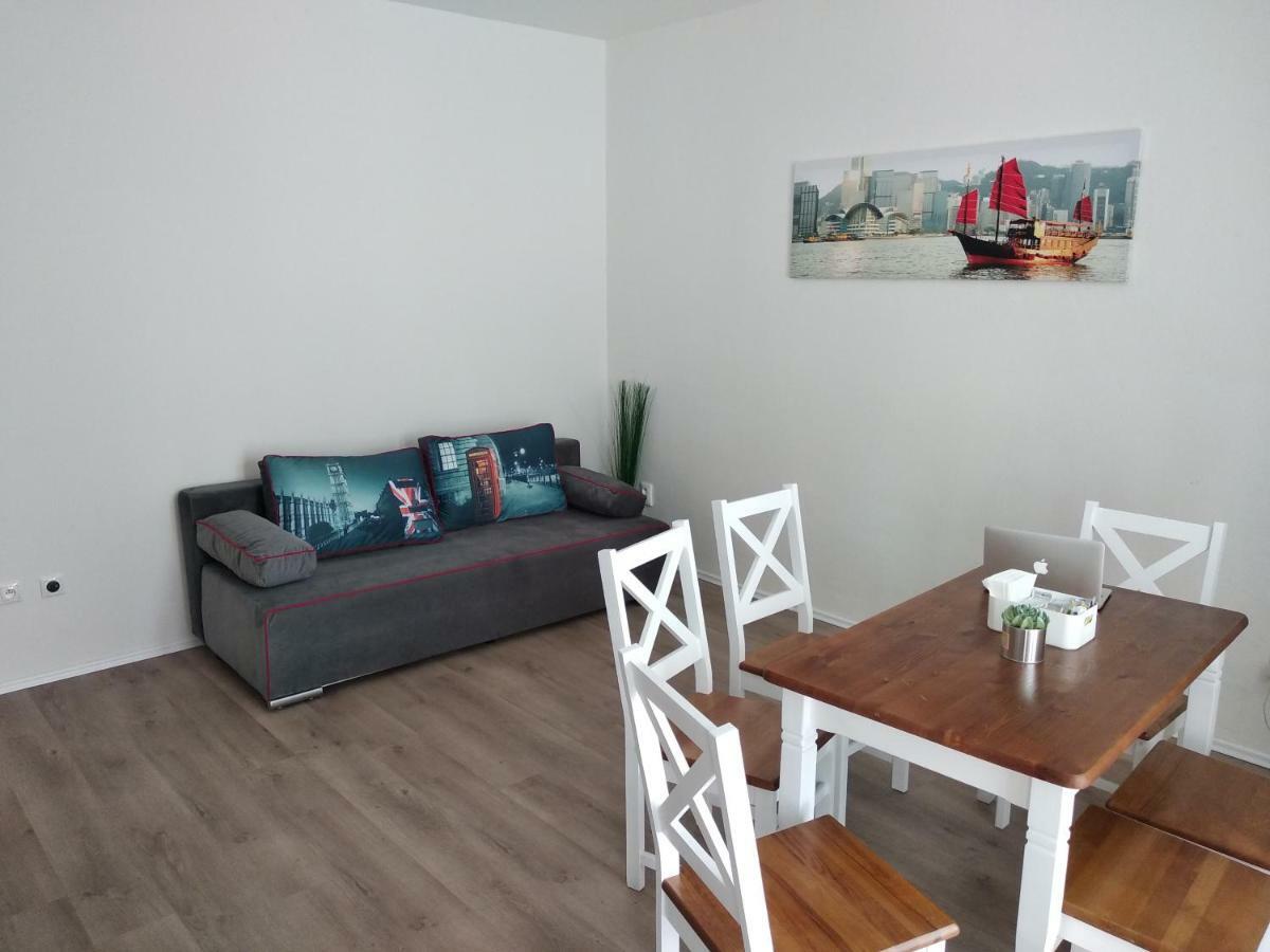 Kate & Jenny Apartments - Cosy Place In The City Center Bratislava Exterior foto